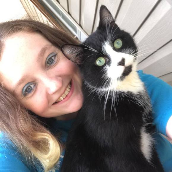 Meet your Posher, Kayla - Picture 1 of 1